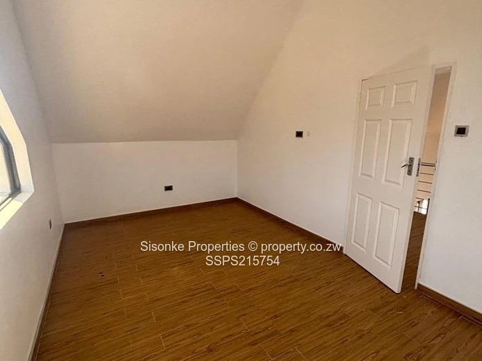 Luxurious 3-Bedroom Cluster House with  Swimming Pool in Hogerty Hill