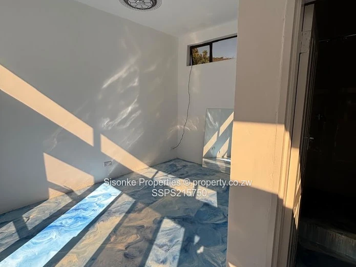 Luxurious 4-Bed House in Hogerty Hill with a club house and swimming pool