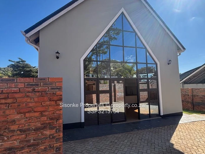 Luxurious 3-Bedroom Cluster House with  Swimming Pool in Hogerty Hill