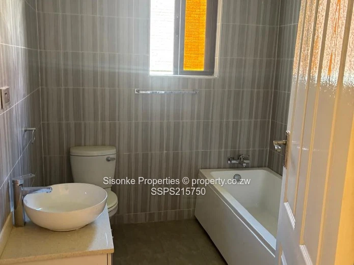 Luxurious 4-Bed House in Hogerty Hill with a club house and swimming pool