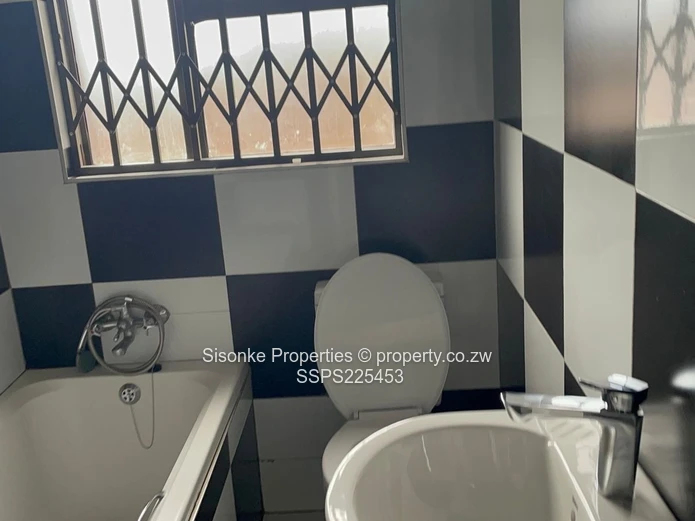 4 bed cluster house for rental in Gletwin