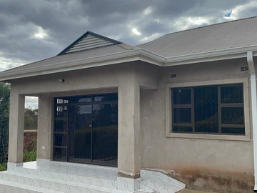 4 Bedroom Flat & Apartment