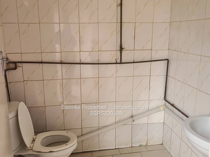 4 bedroomed house for Rental in Chitungwiza near Chitungwiza town centre