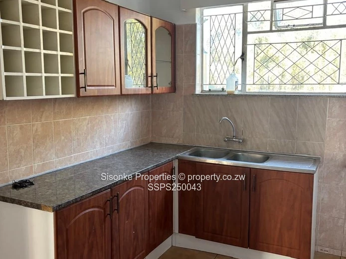 2 bed garden flat for rent,Avondale 