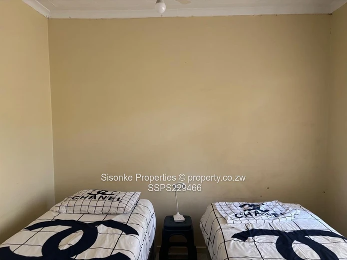 An elegant solid 3 bedroomed house for sale in Vainona (Sole Mandate)