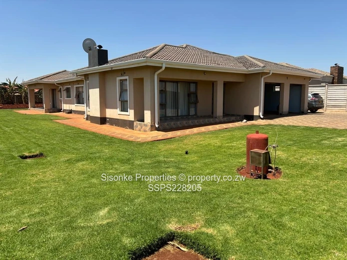 4 bedroomed house for sale in Mt Pleasant Heights (Sole Mandate)