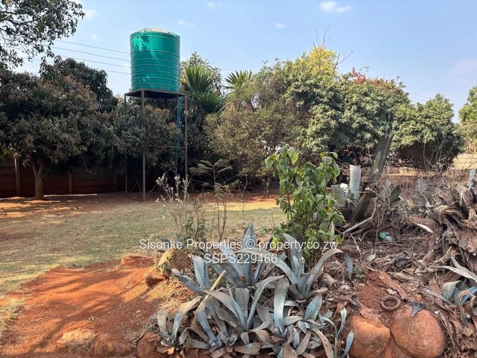 An elegant solid 3 bedroomed house for sale in Vainona (Sole Mandate)