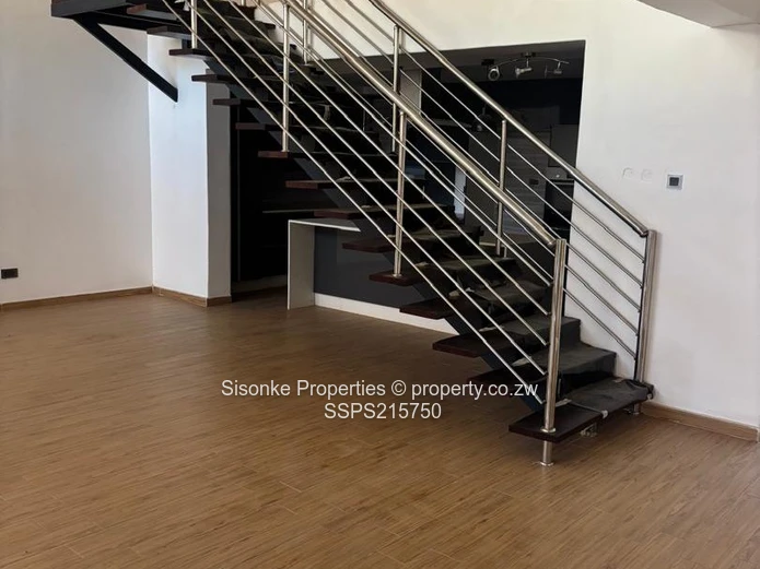 Luxurious 4-Bed House in Hogerty Hill with a club house and swimming pool
