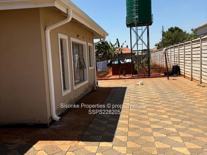 4 bedroomed house for sale in Mt Pleasant Heights (Sole Mandate)