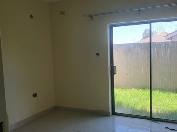 2 Bedroom Flat & Apartment
