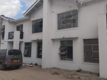 4 Bedroom Flat & Apartment