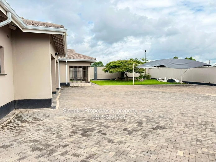  Experience Luxury Living in Waterfalls-5 bed house for sale