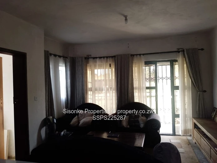 Spacious land with a 3 bedroomed cottage in Hatfield