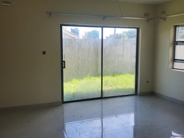 2 Bedroom Flat & Apartment