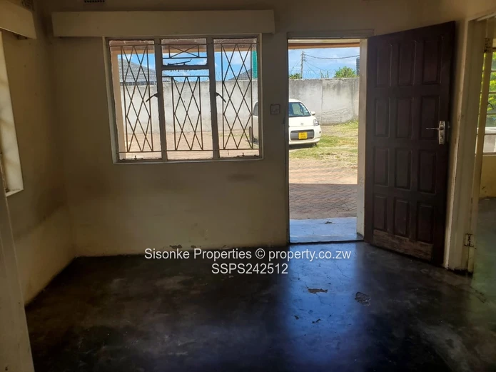 2-Bed Cottage Zimre Park from Rental 