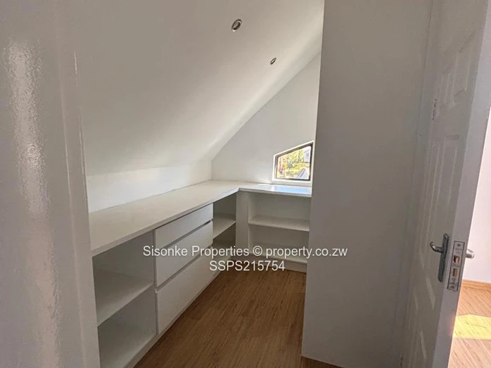 Luxurious 3-Bedroom Cluster House with  Swimming Pool in Hogerty Hill