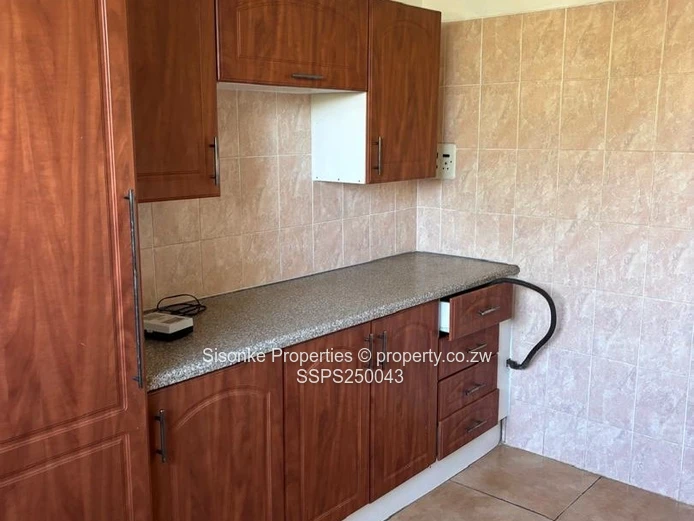 2 bed garden flat for rent,Avondale 