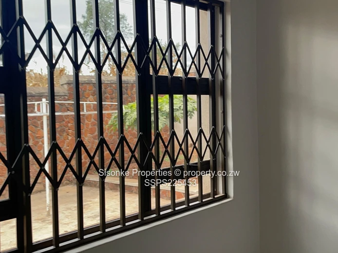 4 bed cluster house for rental in Gletwin