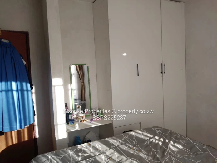 Spacious land with a 3 bedroomed cottage in Hatfield