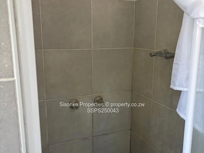 2 bed garden flat for rent,Avondale 