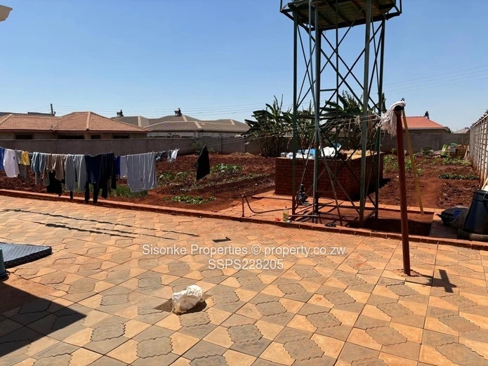 4 bedroomed house for sale in Mt Pleasant Heights (Sole Mandate)