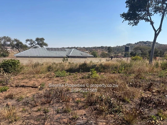 Neat morden cluster for sale in Msasa Park