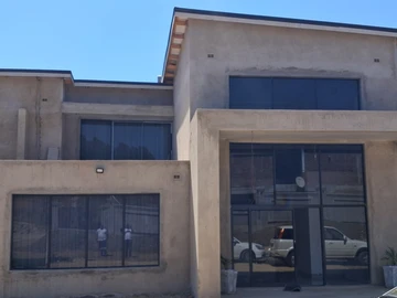 5 Bedroom Flat & Apartment