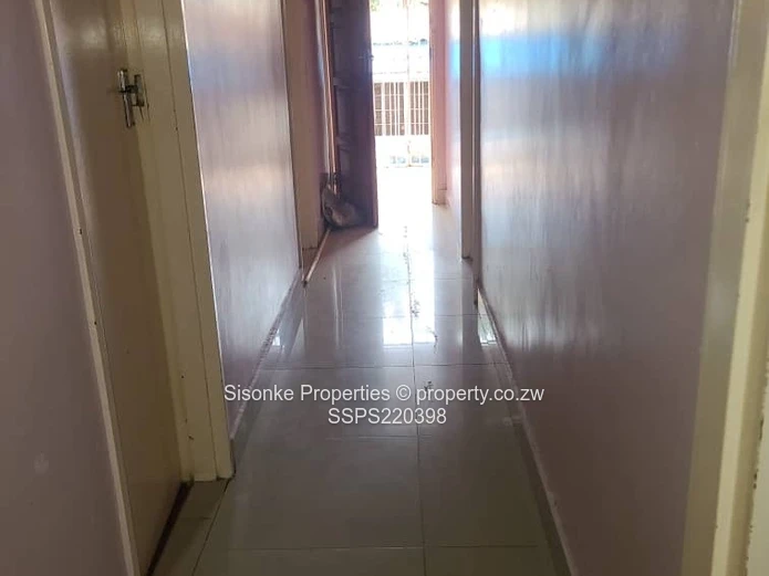 4 bedroomed house for Rental in Chitungwiza near Chitungwiza town centre