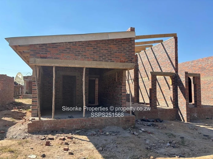 Neat morden cluster for sale in Msasa Park