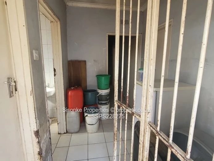 Spacious 4-Bedroom House in Budiriro - Perfect for Family Living!