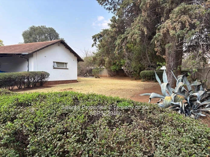 An elegant solid 3 bedroomed house for sale in Vainona (Sole Mandate)