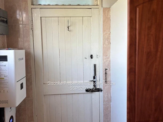 2 bed garden flat for rent,Avondale 