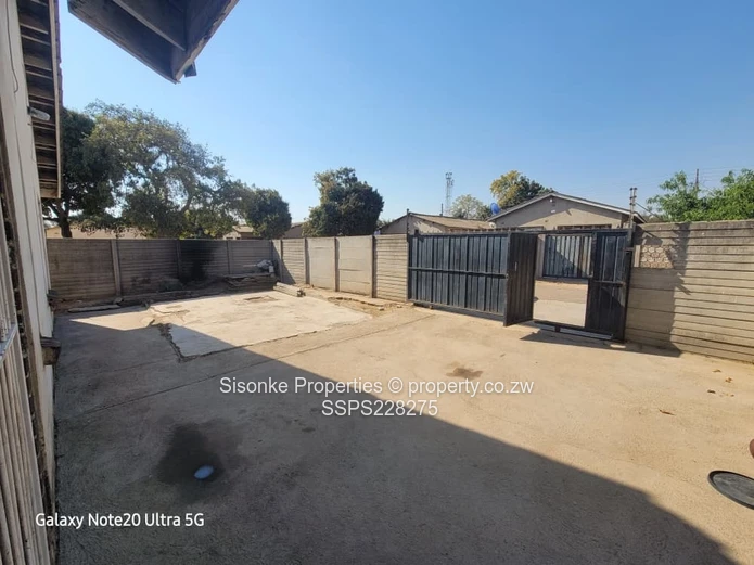 Spacious 4-Bedroom House in Budiriro - Perfect for Family Living!