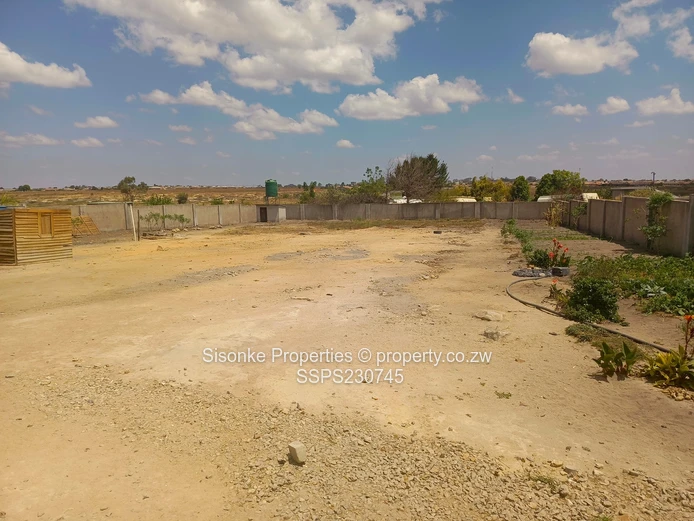 2100m2 commercial stand for sale in Damofalls