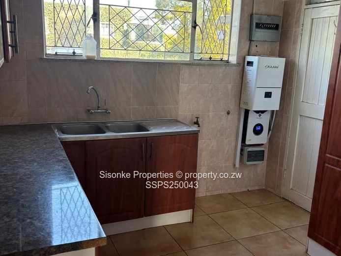 2 bed garden flat for rent,Avondale 