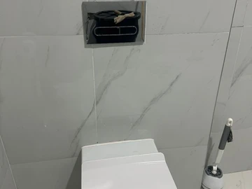 5 Bedroom Flat & Apartment