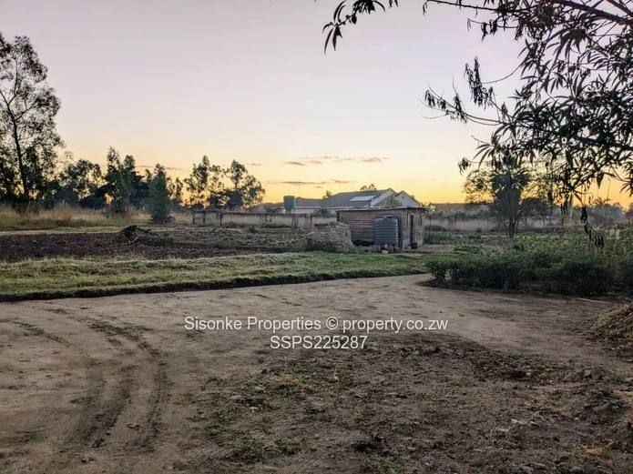 Spacious land with a 3 bedroomed cottage in Hatfield